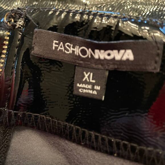 Fashion Nova Black Wet Look Belted Asymmetrical Faux Patent Mini Skirt Size XL - Picture 4 of 7